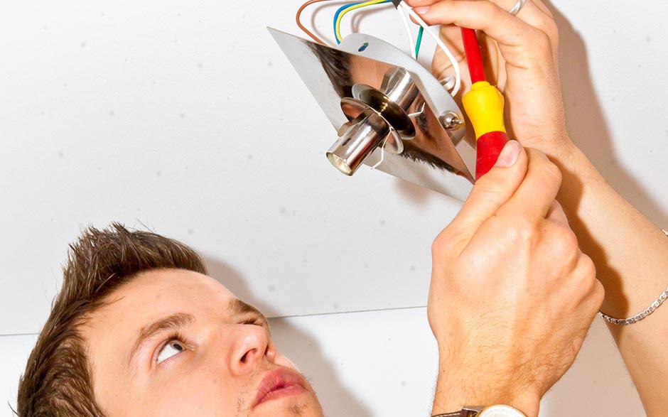 recherche travail électricien bâtiment Paris 11